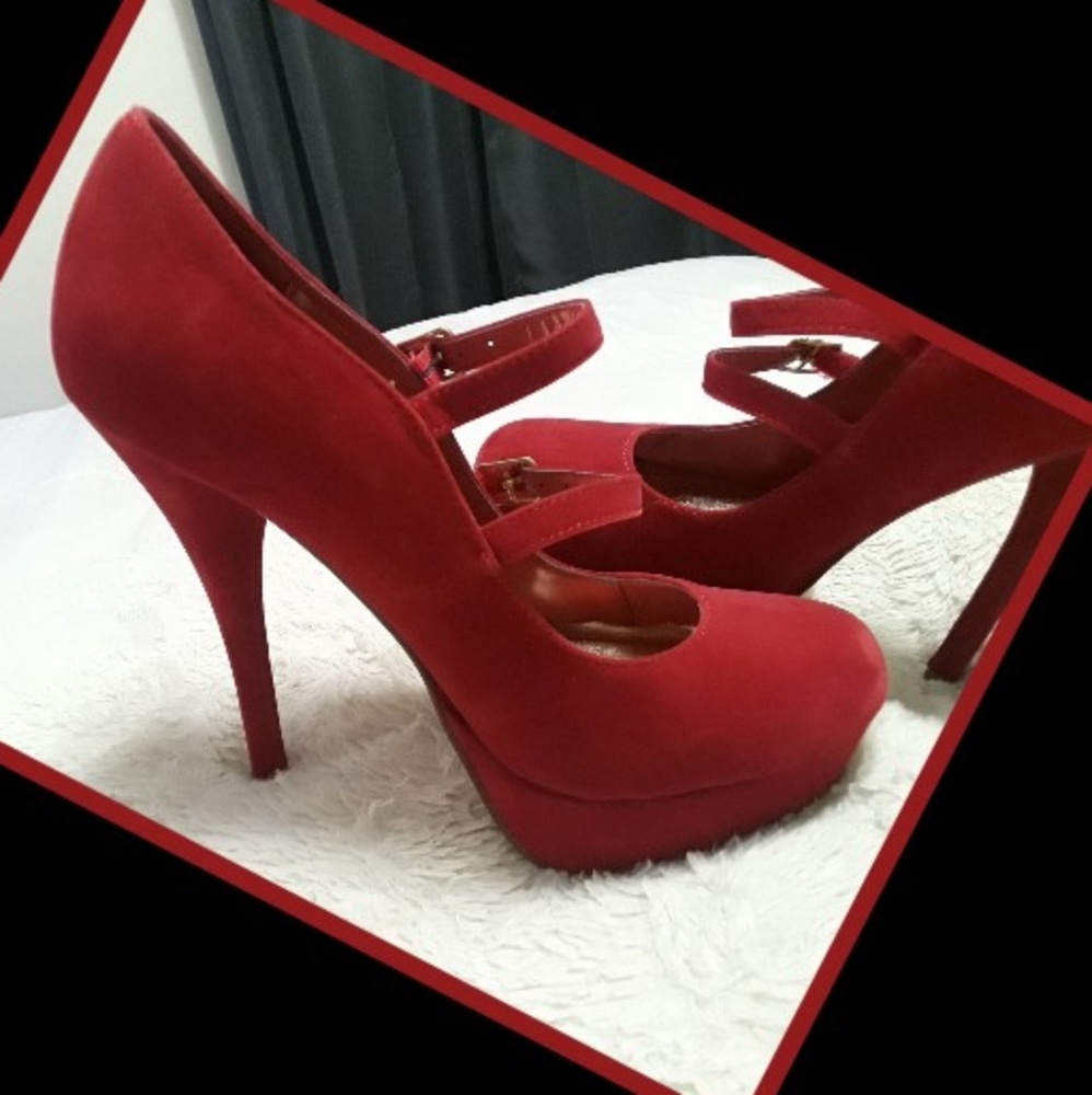 🔥👠*Gorgeous Red Stillettos*👠🔥 - Picture 2 of 4